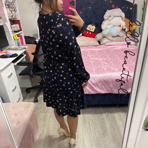 Navy Blue floral dress. Made in Korea - Picture 5 of 10